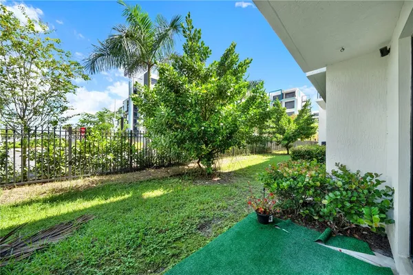 $3,500 | 4441 Northwest 9th Street, Plantation, FL 33317