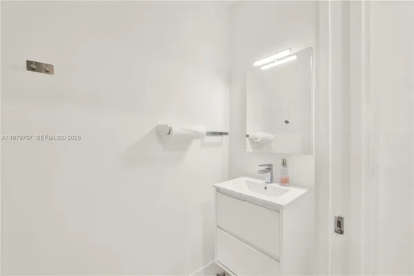 $3,500 | 4441 Northwest 9th Street, Plantation, FL 33317