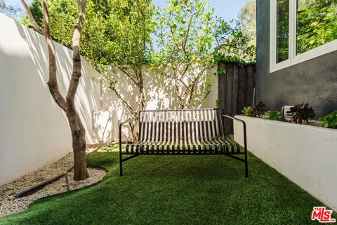 $1,598,000 | 8404 Kirkwood Drive, Los Angeles, CA 90046