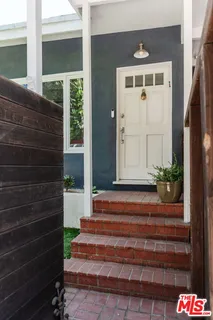 $1,598,000 | 8404 Kirkwood Drive, Los Angeles, CA 90046