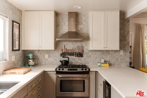 $1,598,000 | 8404 Kirkwood Drive, Los Angeles, CA 90046