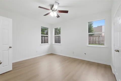 $340,000 | 519 Mattie Lane, Lake Dallas, TX 75065