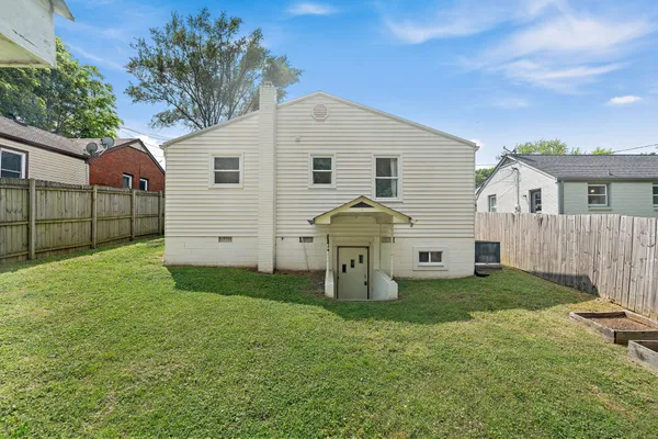 $3,000 | 806 Washington Avenue, Nashville, TN 37206