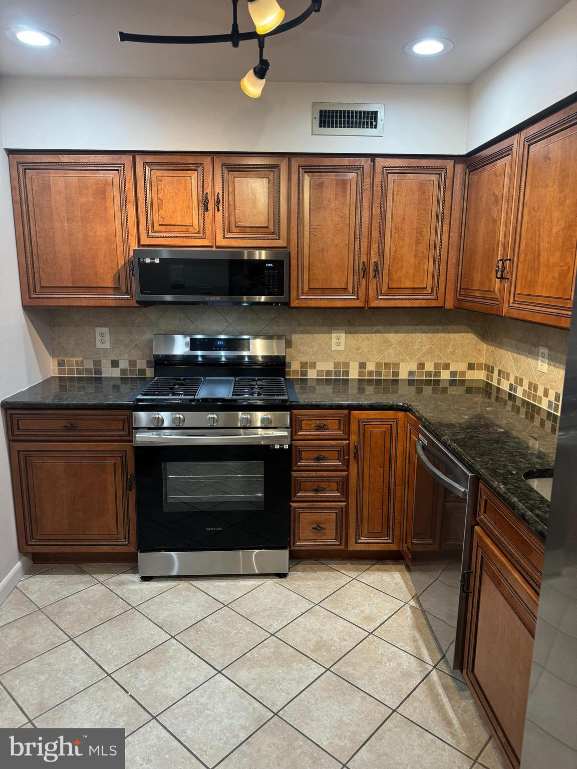 45203 Delaire Landing Road, Unit 203 Philadelphia, PA 19114 - Photo 2 of 22