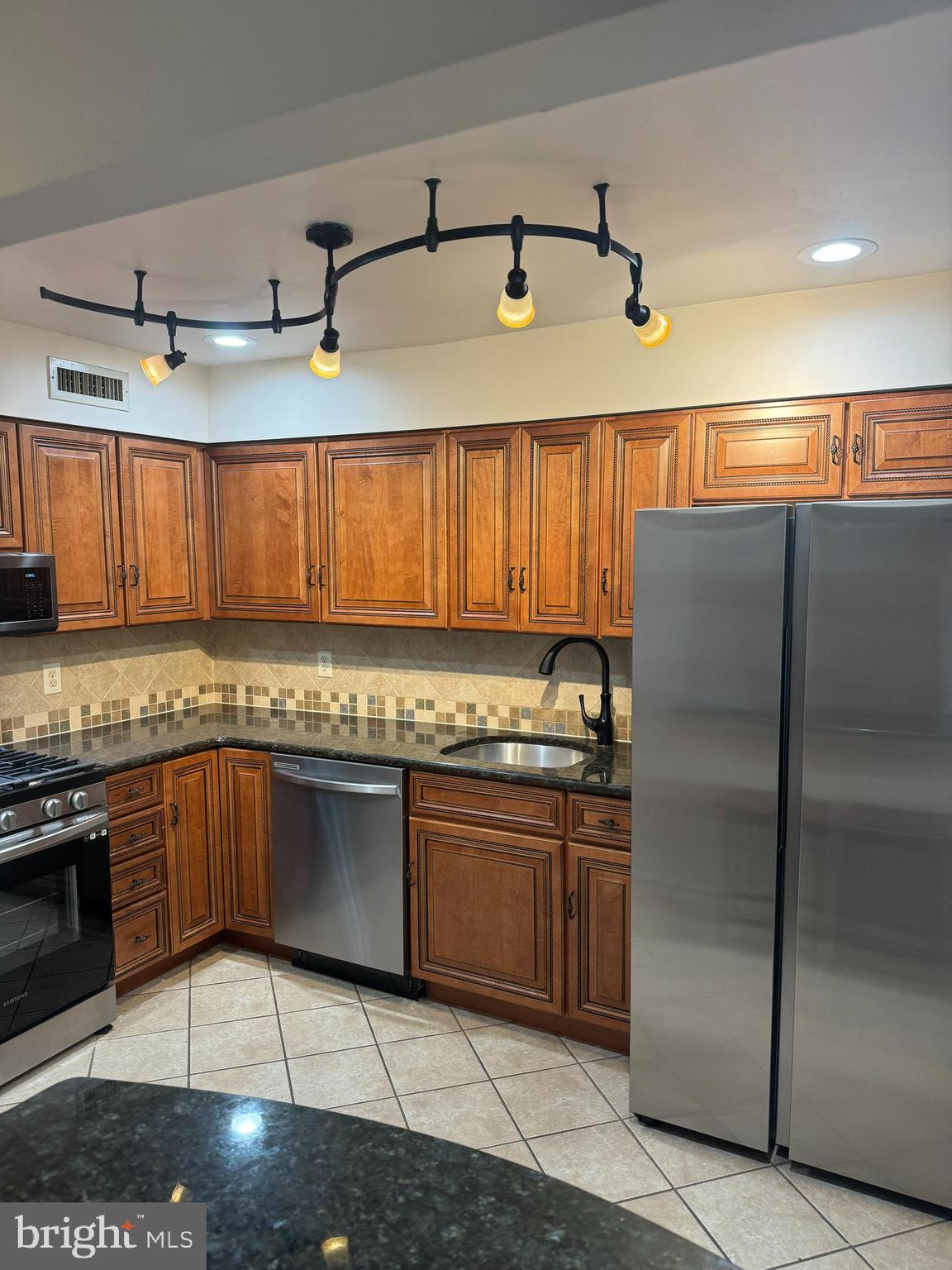 45203 Delaire Landing Road, Unit 203 Philadelphia, PA 19114 - Photo 3 of 22