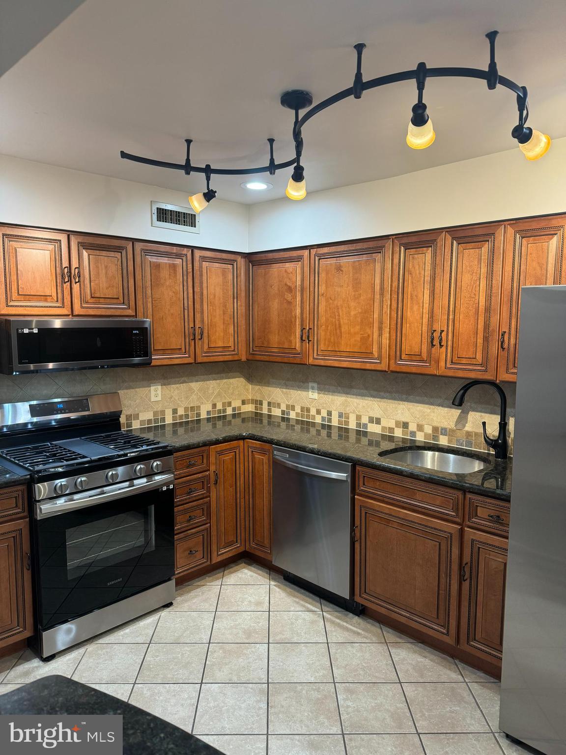 45203 Delaire Landing Road, Unit 203 Philadelphia, PA 19114 - Photo 4 of 22