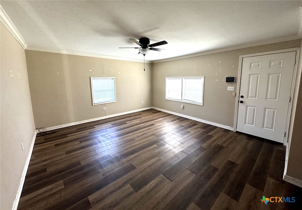 4904 Lone Tree Road Victoria, TX 77901 - Photo 2 of 13