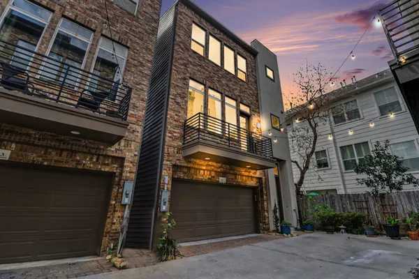 $4,000 | 715 Hartman Street, Houston, TX 77007