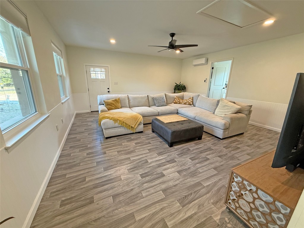 3400 Deer Trail Georgetown, TX 78628 - Photo 27 of 40 Newly remodeled family room provides a second living area