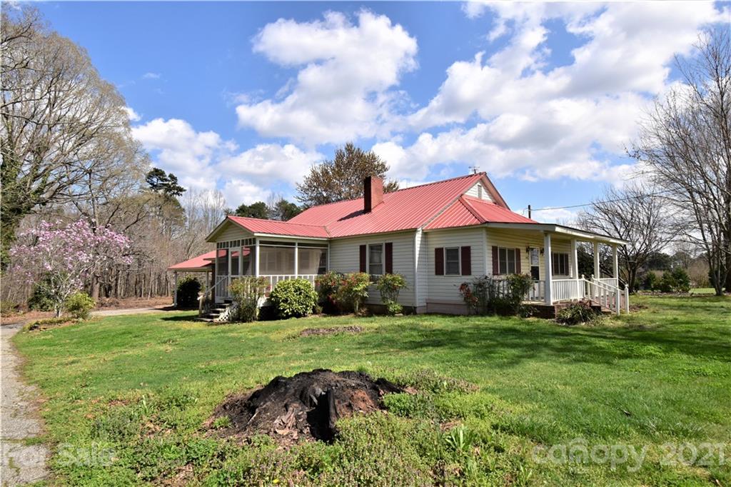 4462 Henry Dellinger Road Maiden, NC 28650 - Photo 2 of 27 Gallery Image 2