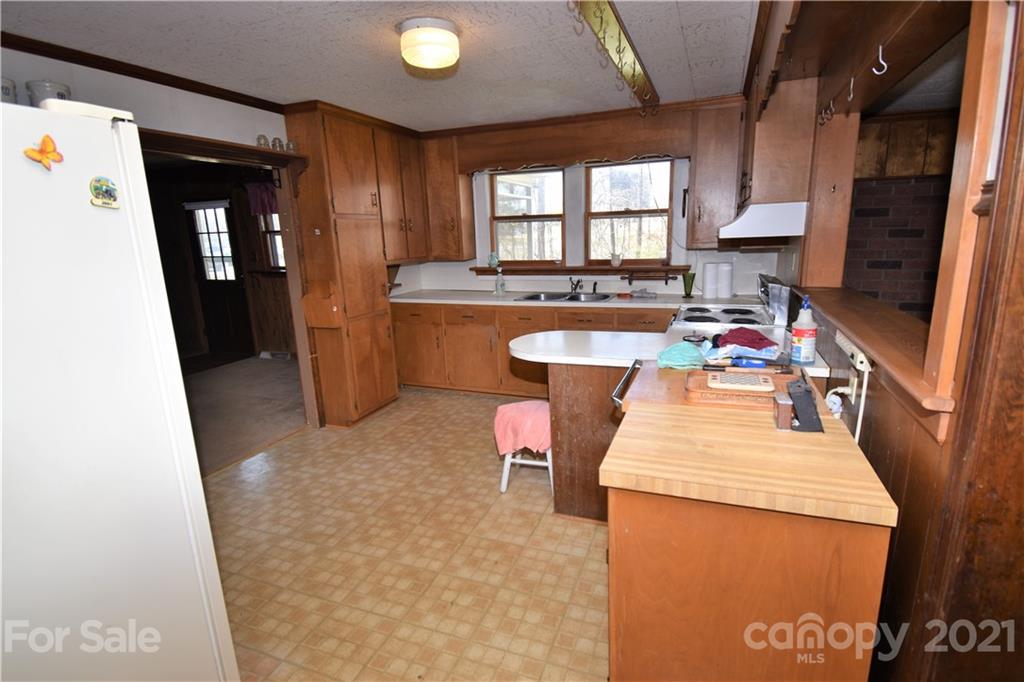 4462 Henry Dellinger Road Maiden, NC 28650 - Photo 11 of 27 Gallery Image 11