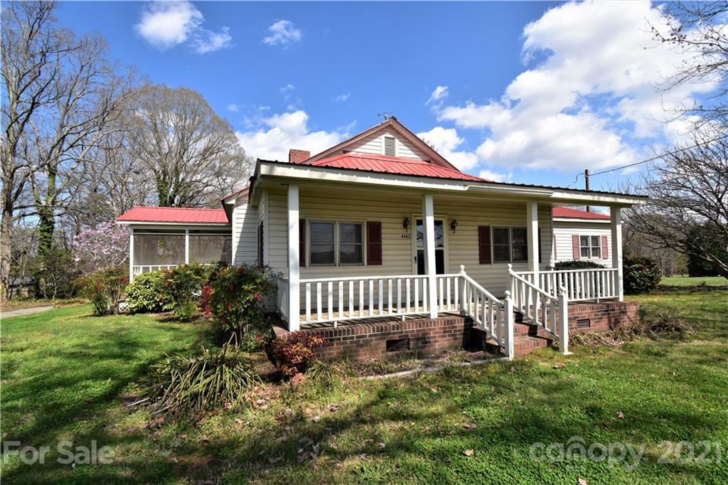 4462 Henry Dellinger Road Maiden, NC 28650 - Photo 3 of 27 Gallery Image 3