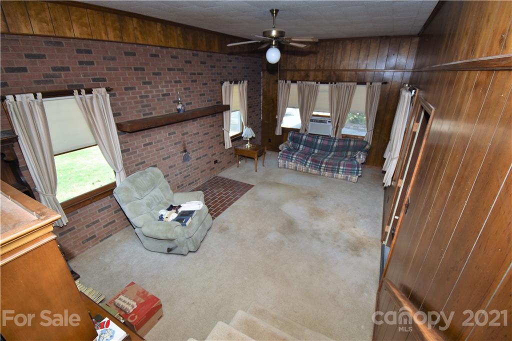 4462 Henry Dellinger Road Maiden, NC 28650 - Photo 7 of 27 Gallery Image 7