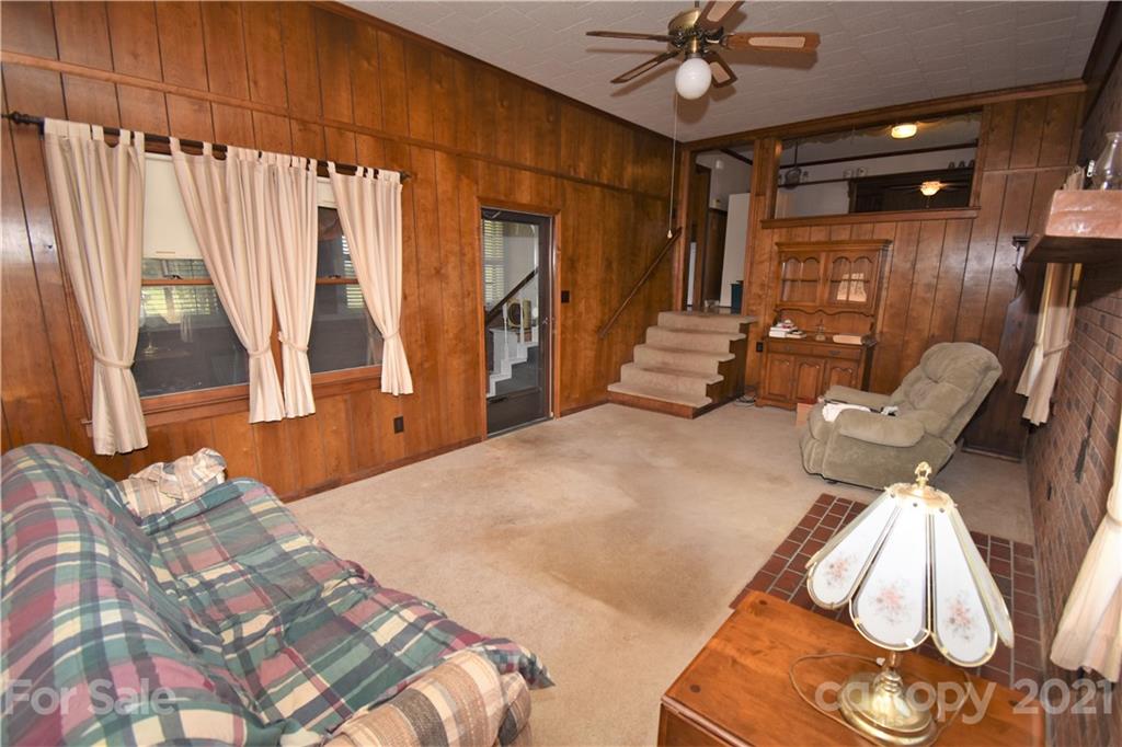 4462 Henry Dellinger Road Maiden, NC 28650 - Photo 8 of 27 Gallery Image 8