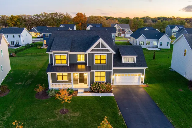 $529,900 | 3547 Doral Drive, Elgin, IL 60124