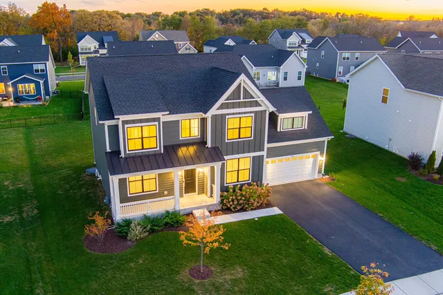 $529,900 | 3547 Doral Drive, Elgin, IL 60124