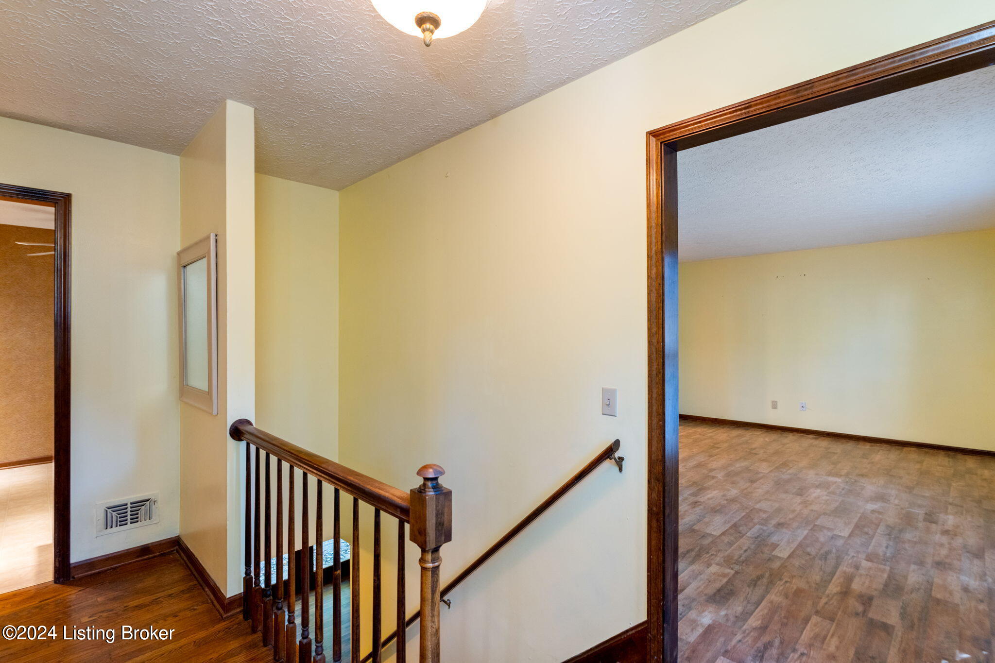 6903 Deep Spring Court Louisville, KY 40228 - Photo 5 of 51 6903 Deep Spring Ct-2