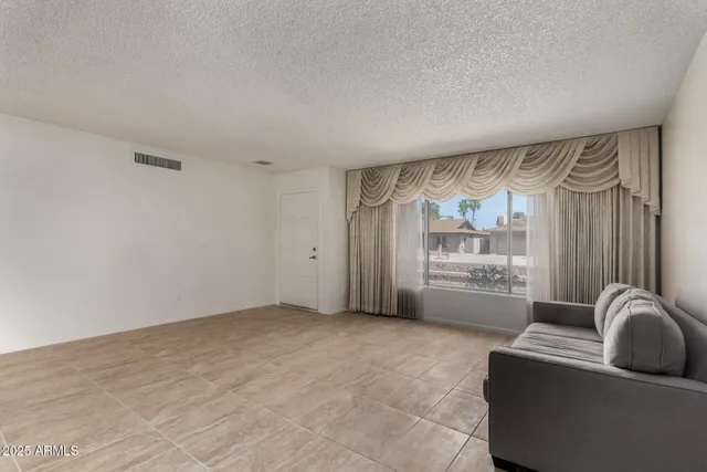 $1,895 | 5809 West Yucca Street, Glendale, AZ 85304