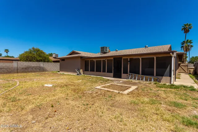 $1,895 | 5809 West Yucca Street, Glendale, AZ 85304