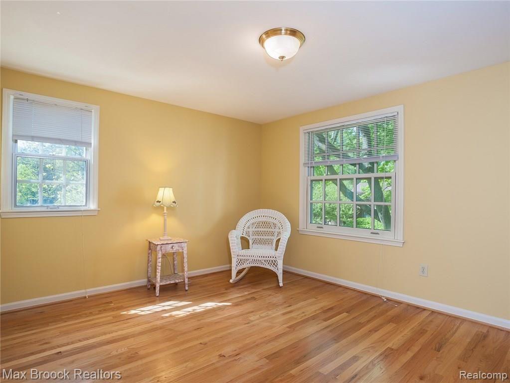 33811 Hunters Pointe Road Farmington, MI 48331 - Photo 17 of 23 024-4155777-medium4x3.jpg