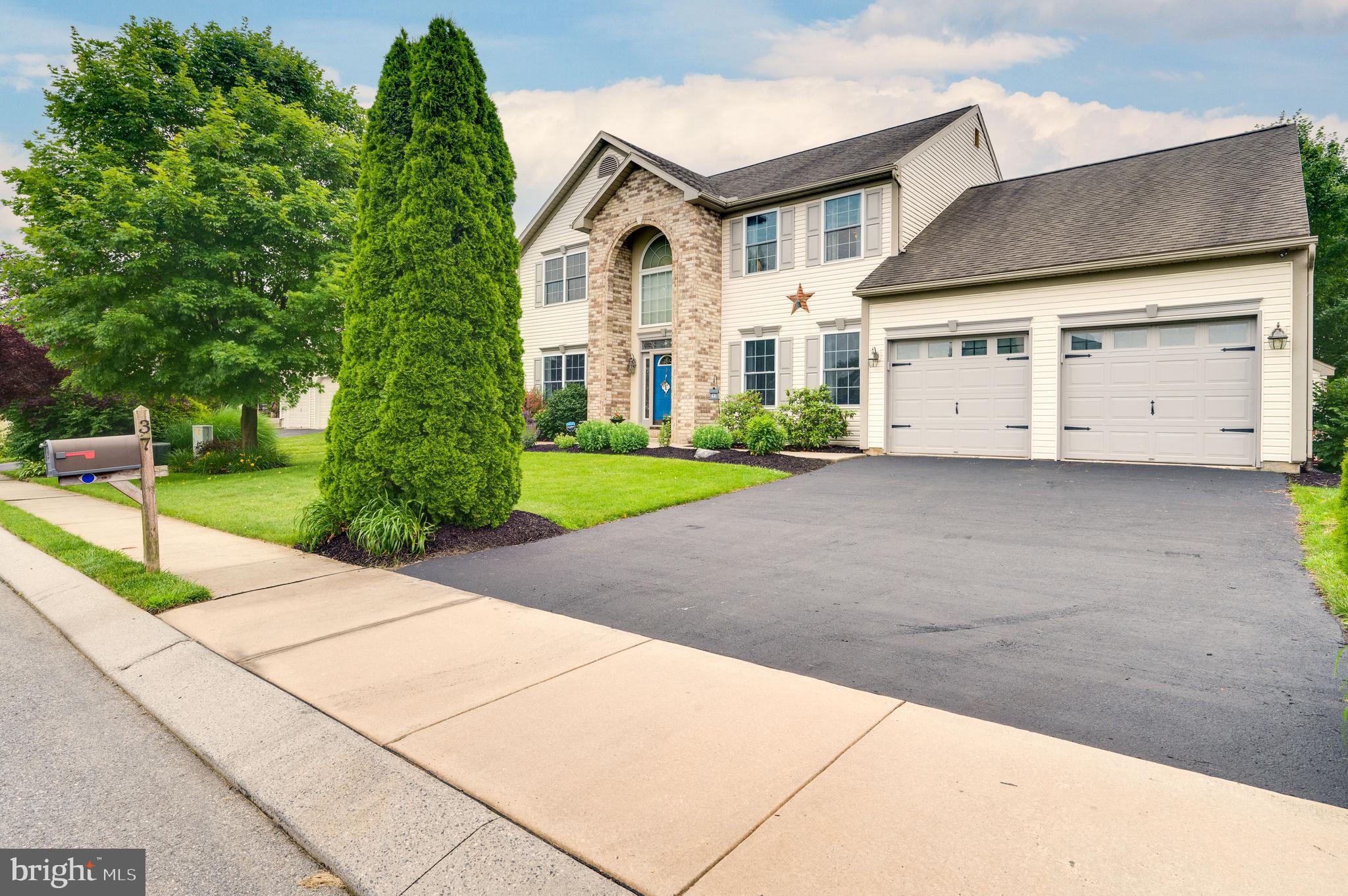 37 Calais Drive Reading, PA 19605 - Photo 2 of 51