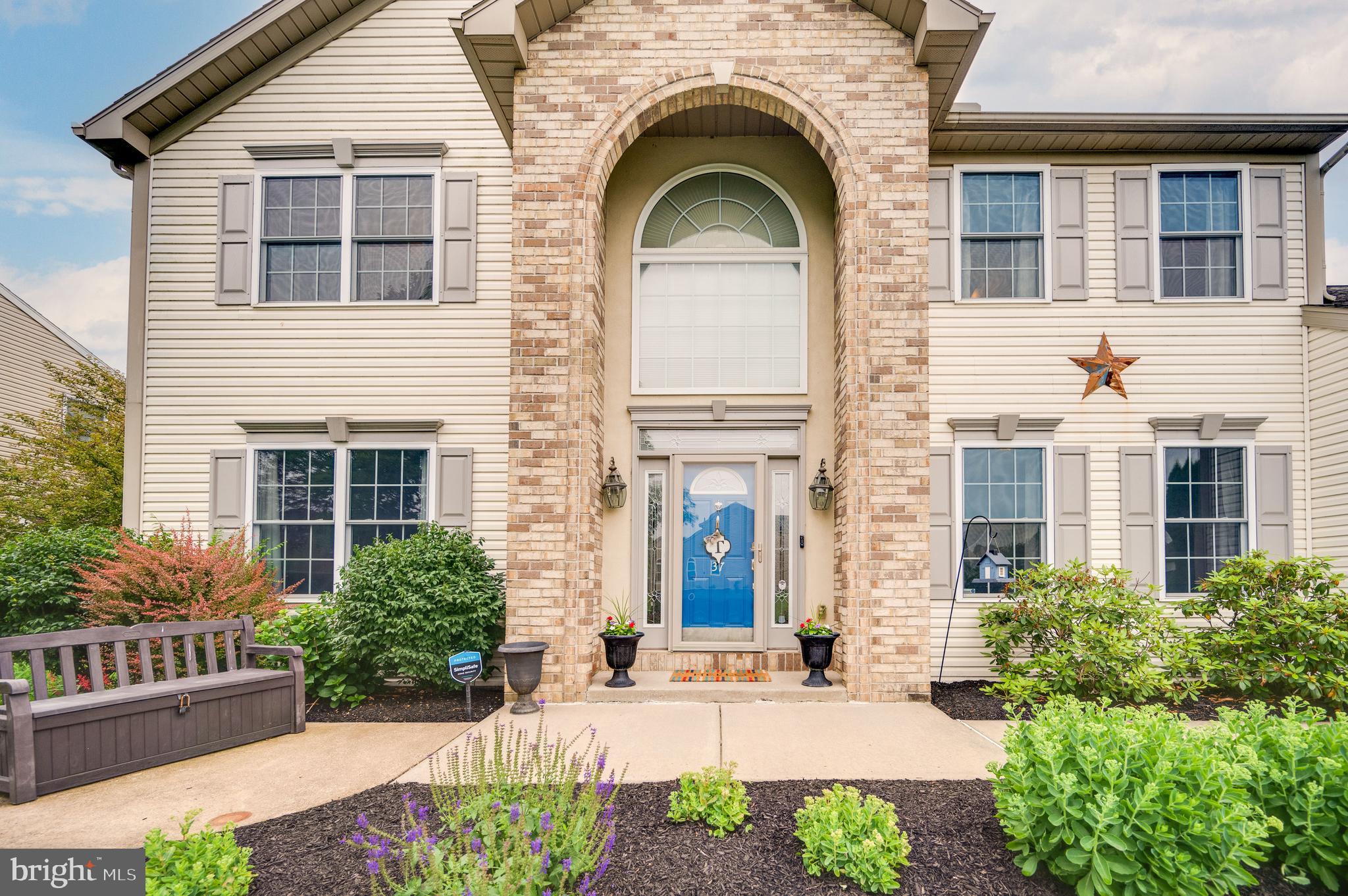 37 Calais Drive Reading, PA 19605 - Photo 3 of 51