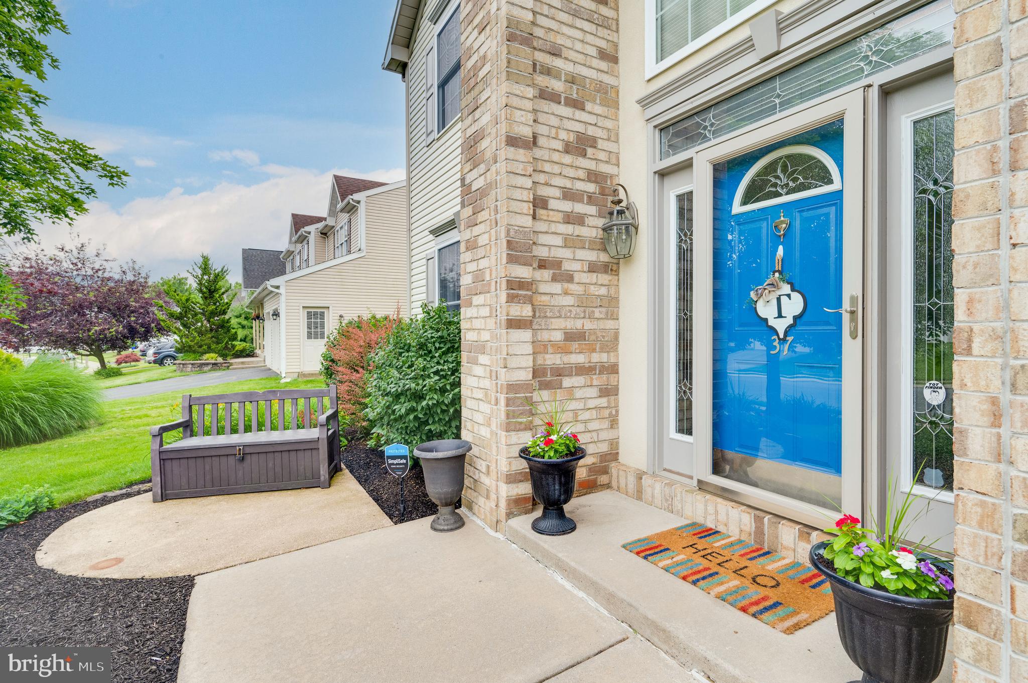 37 Calais Drive Reading, PA 19605 - Photo 4 of 51