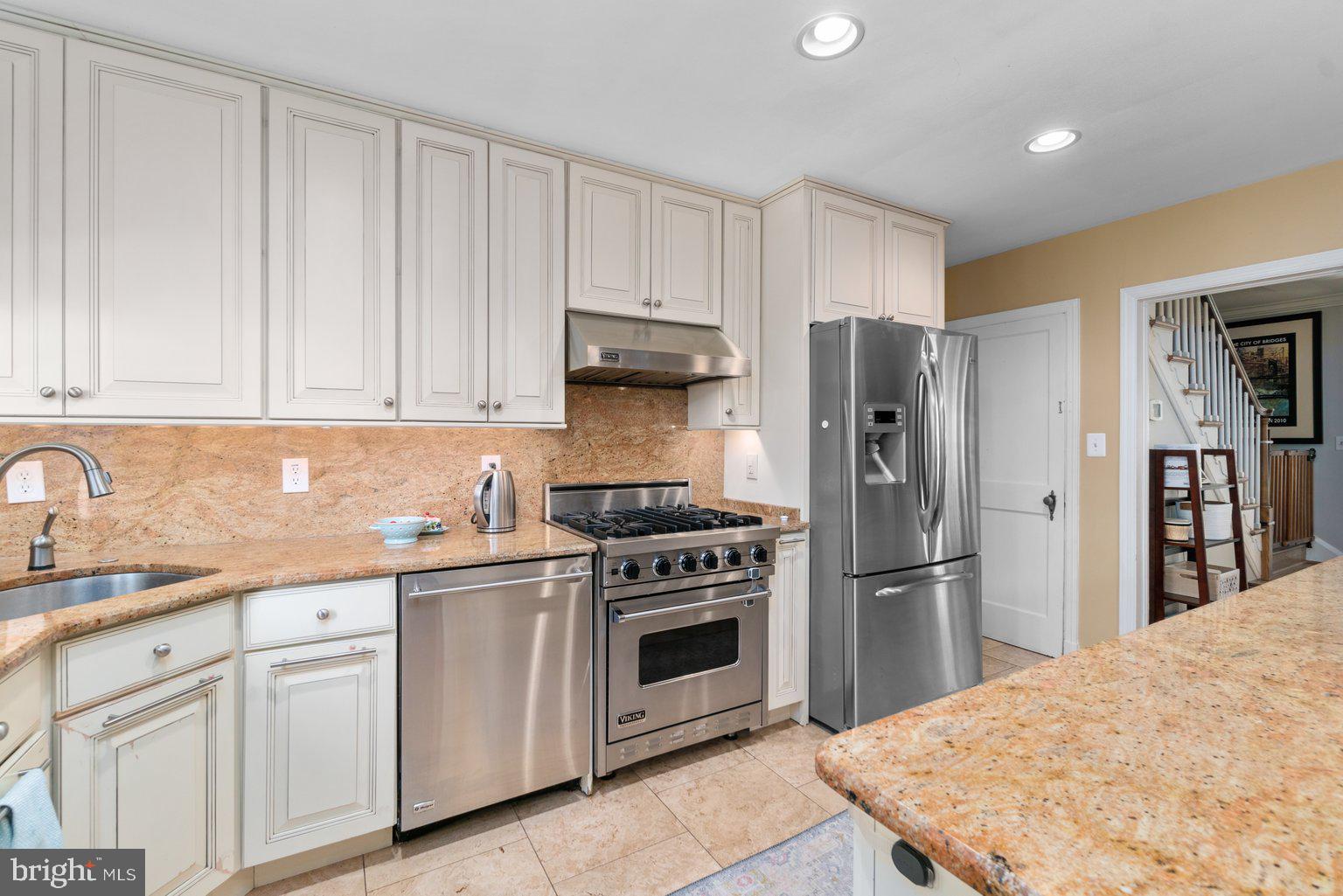 219 Gaywood Road Baltimore, MD 21212 - Photo 9 of 27