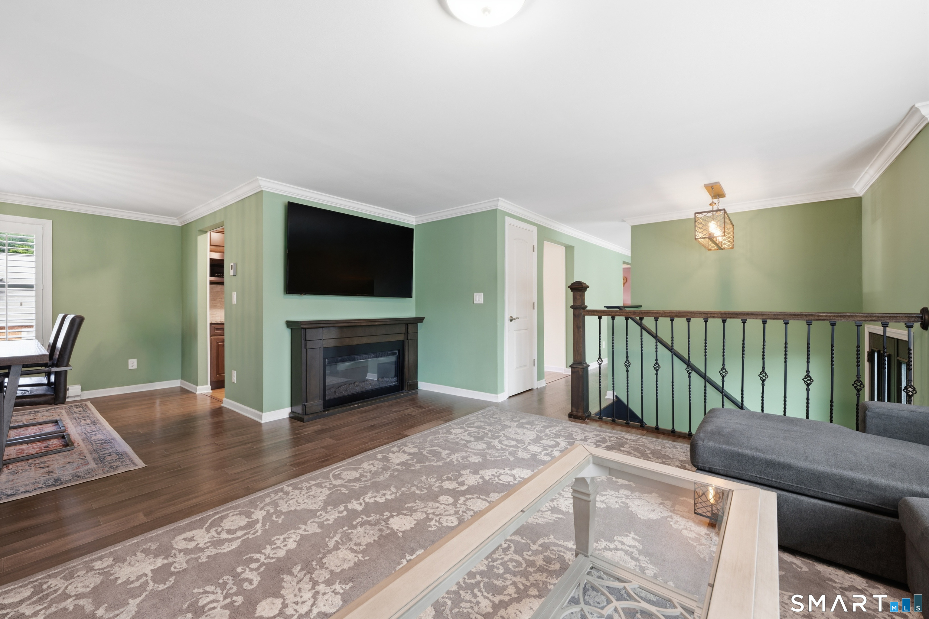 3 Charles Street Enfield, CT 06082 - Photo 4 of 38