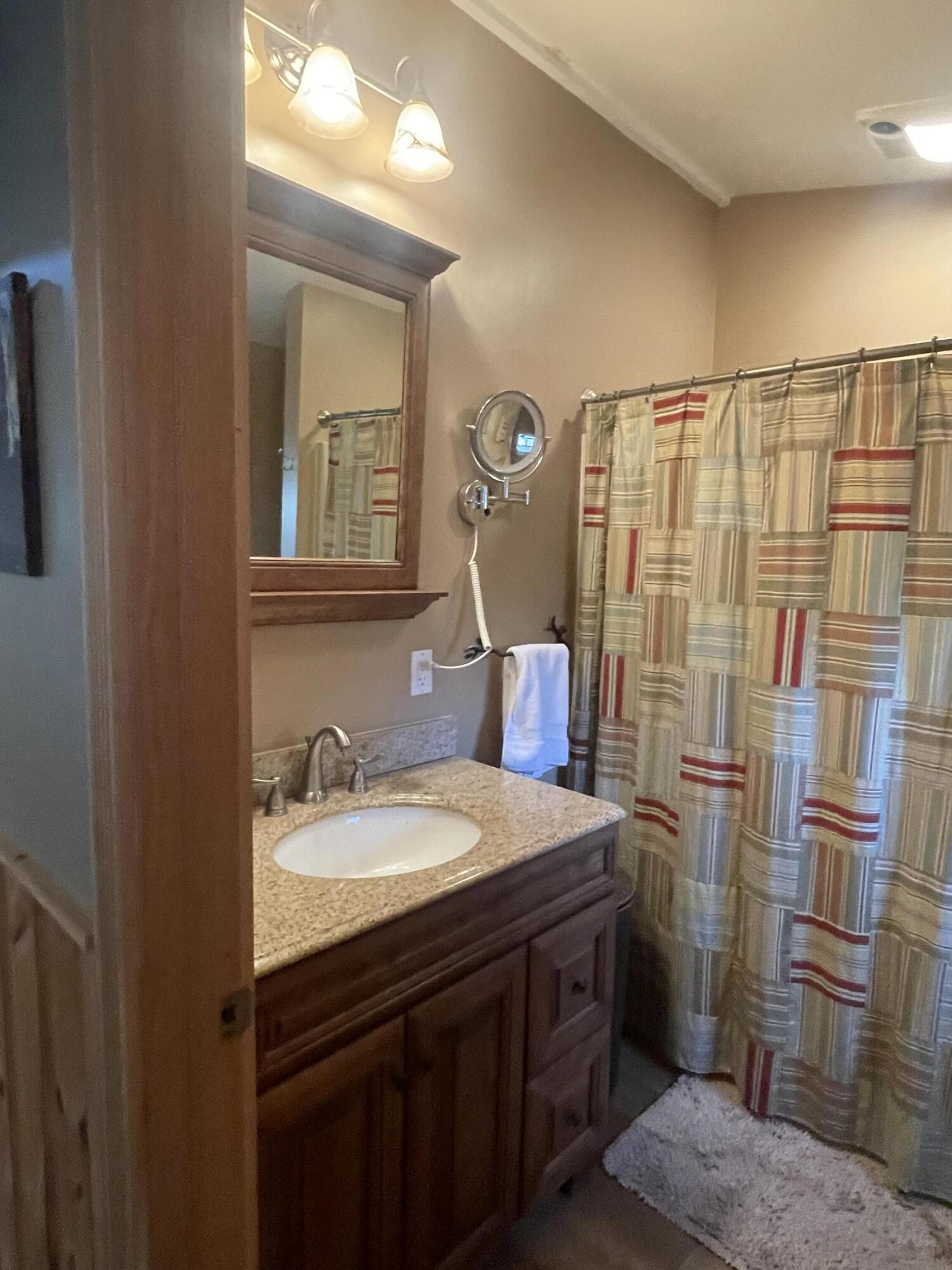 43 Haskell Avenue Raymond, ME 04071 - Photo 11 of 24 Bathroom