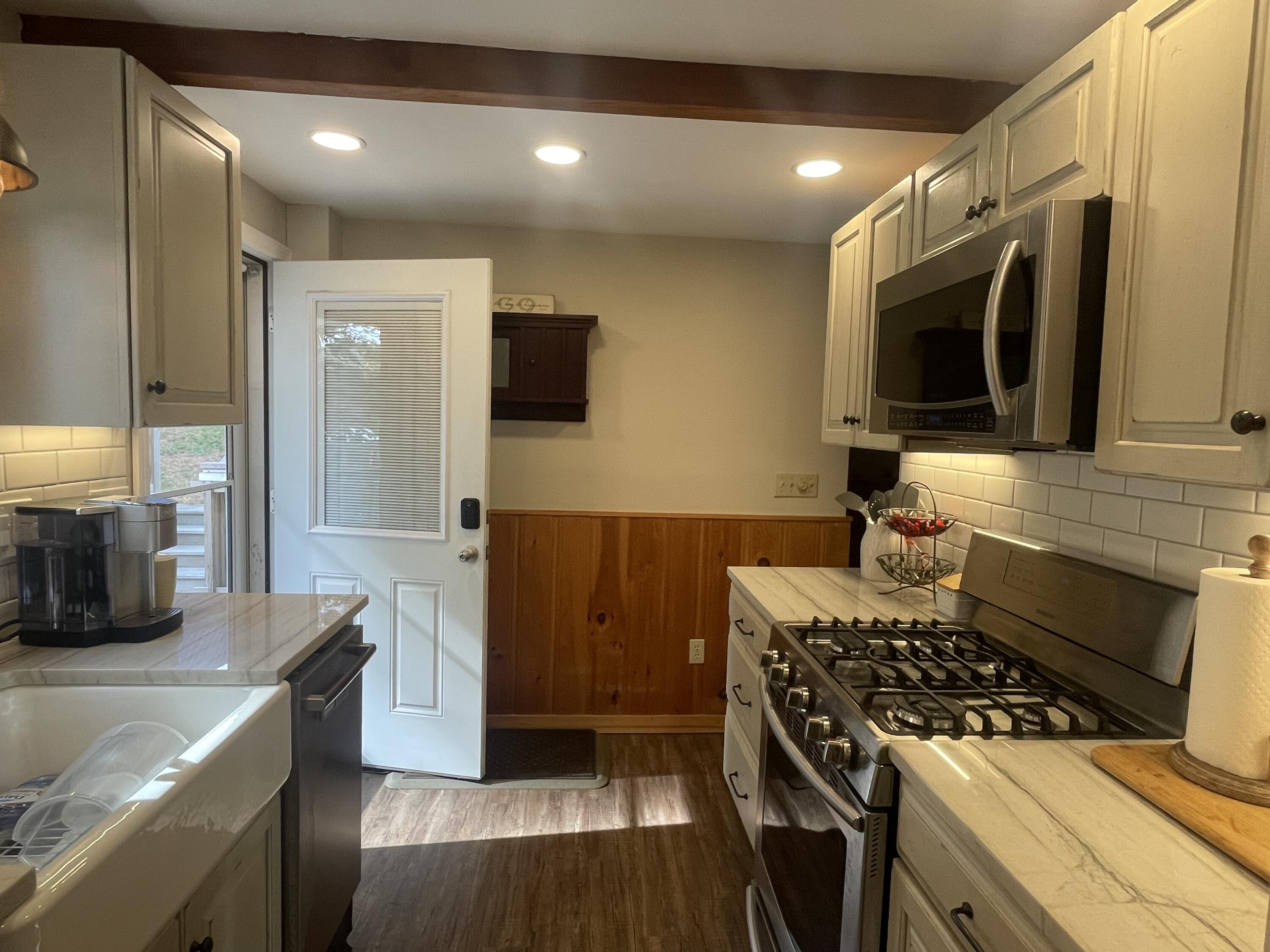 43 Haskell Avenue Raymond, ME 04071 - Photo 6 of 24 Kitchen (2)