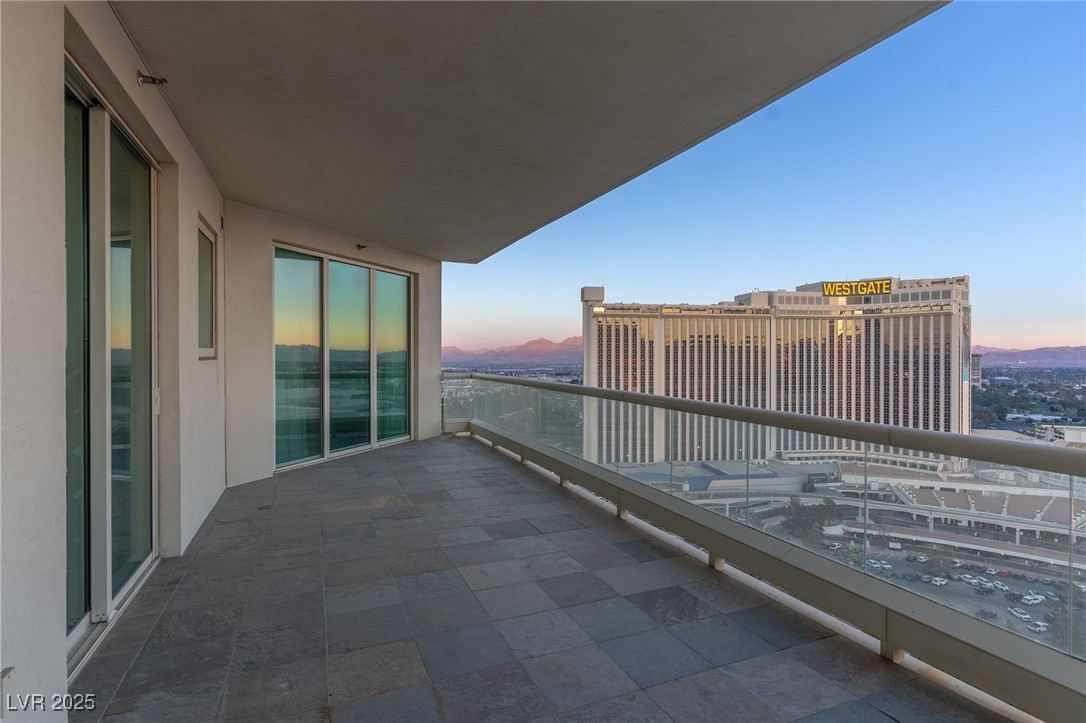 2857 Paradise Road, Unit 2203 Las Vegas, NV 89109 - Photo 46 of 48 Gallery Image 46