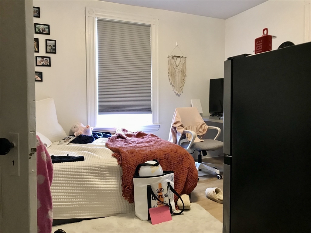 79 Cushing Street Waltham, MA 02453 - Photo 5 of 12