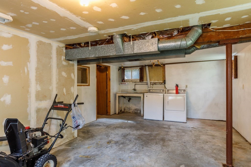 77 Upland Avenue Lunenburg, MA 01462 - Photo 12 of 20