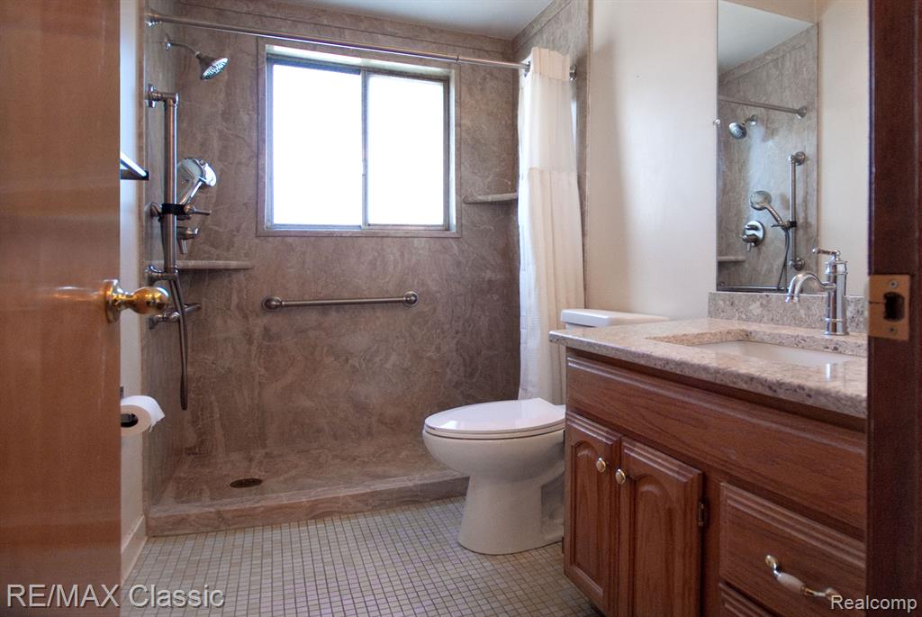 5959 Carroll Lk Road Commerce Township, MI 48382 - Photo 22 of 33