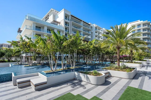 $3,195,000 | 200 Southeast Mizner Boulevard, Unit 216, Boca Raton, FL 33432