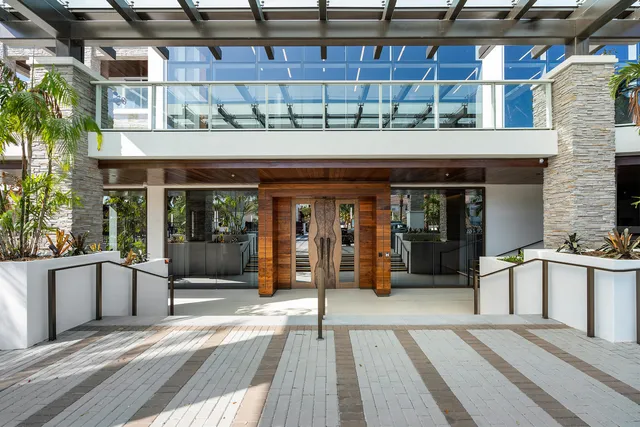 $3,195,000 | 200 Southeast Mizner Boulevard, Unit 216, Boca Raton, FL 33432