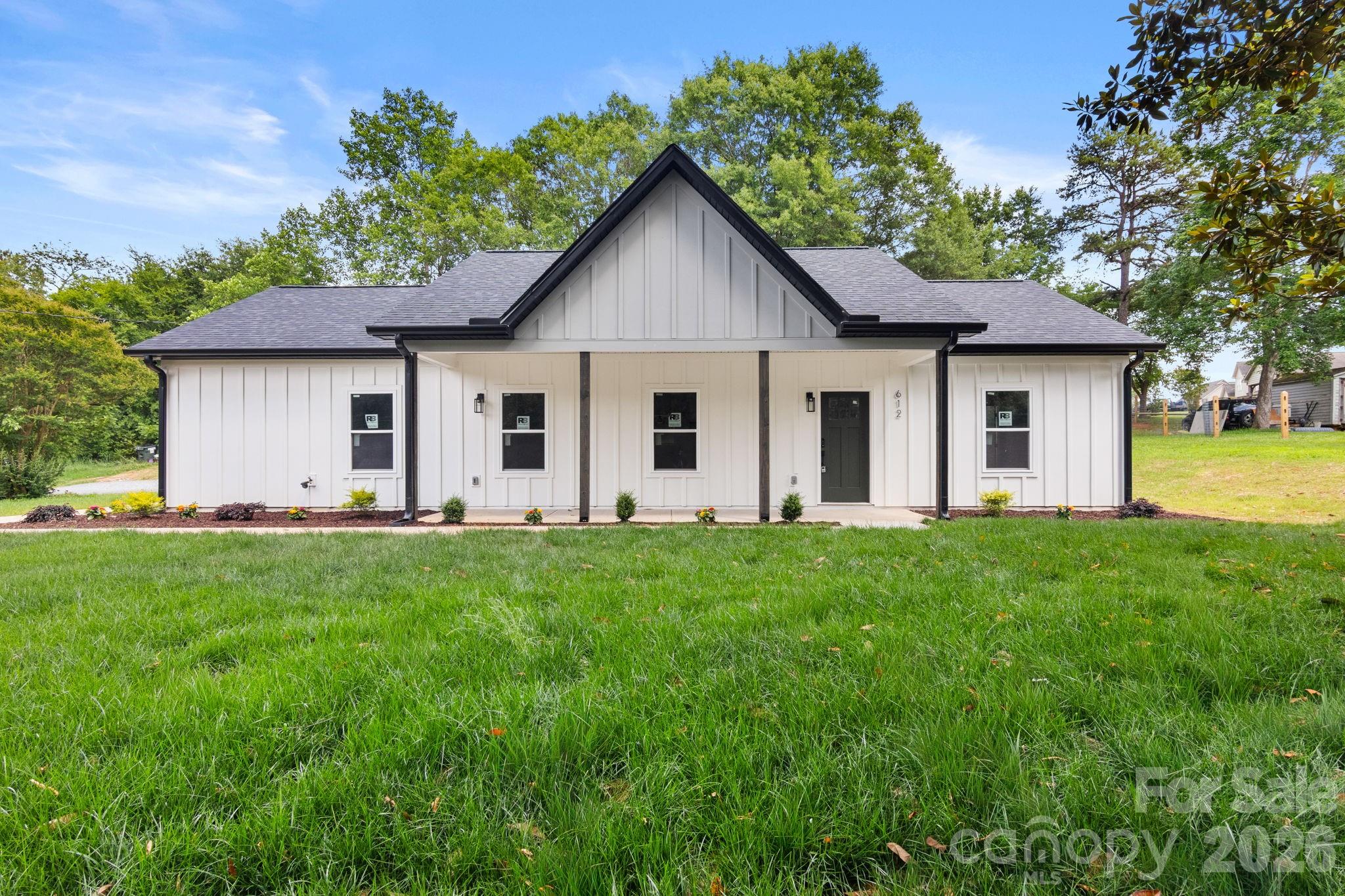 612 Hardin Road Dallas, NC 28034 - Photo 2 of 30