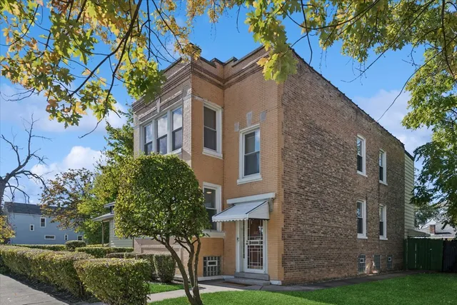 $399,999 | 640 South 14th Avenue, Maywood, IL 60153