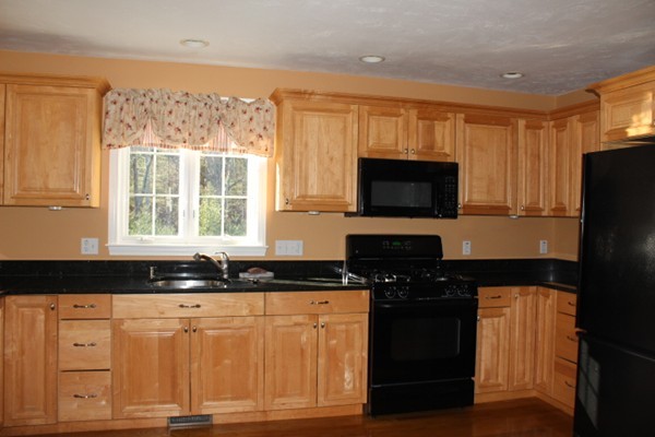 76 Highridge Road Bellingham, MA 02019 - Photo 3 of 25 Gallery Image 3