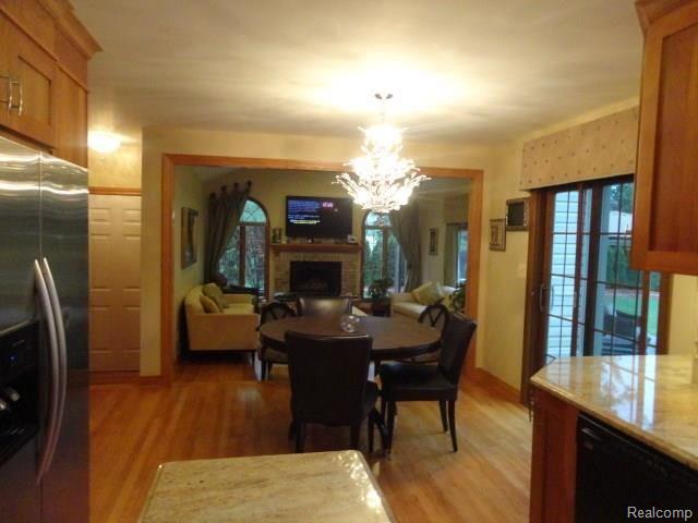 9208 Lake Road Grosse Ile, MI 48138 - Photo 11 of 16 14.jpg