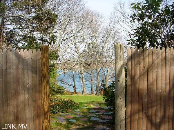 115 Hines Point Road Vineyard Haven, MA 02568 - Photo 12 of 32 http://d1qzqeyxiitrap.cloudfront.net/photos/20213/600/da9ea3f6.jpg