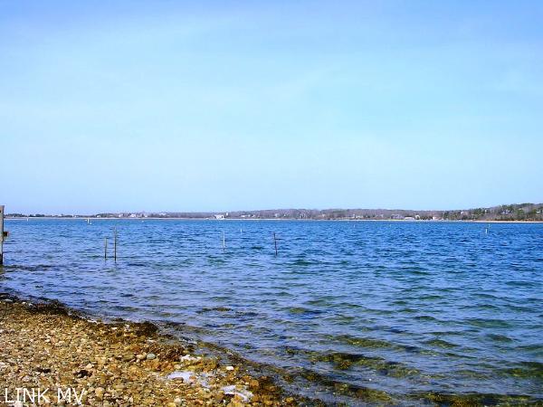 115 Hines Point Road Vineyard Haven, MA 02568 - Photo 13 of 32 http://d1qzqeyxiitrap.cloudfront.net/photos/20213/600/0a98d815.jpg