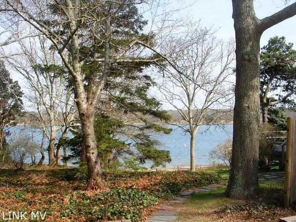 115 Hines Point Road Vineyard Haven, MA 02568 - Photo 14 of 32 http://d1qzqeyxiitrap.cloudfront.net/photos/20213/600/34ff6786.jpg