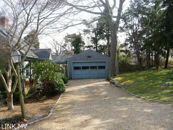 115 Hines Point Road Vineyard Haven, MA 02568 - Photo 9 of 32 http://d1qzqeyxiitrap.cloudfront.net/photos/20213/600/a8d07633.jpg