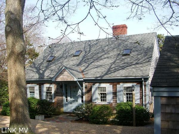 115 Hines Point Road Vineyard Haven, MA 02568 - Photo 10 of 32 http://d1qzqeyxiitrap.cloudfront.net/photos/20213/600/41f40197.jpg