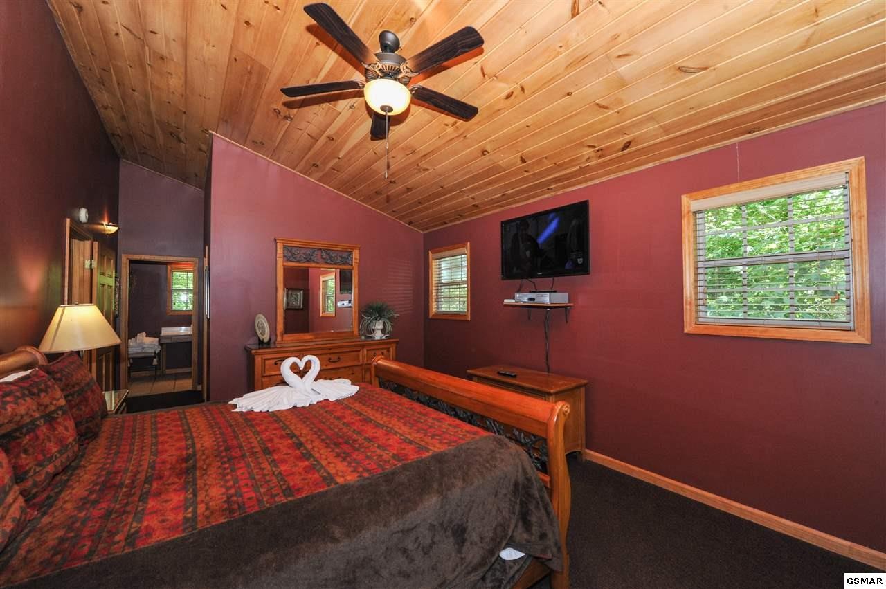 5011 Riversong Way Sevierville, TN 37876 - Photo 14 of 36