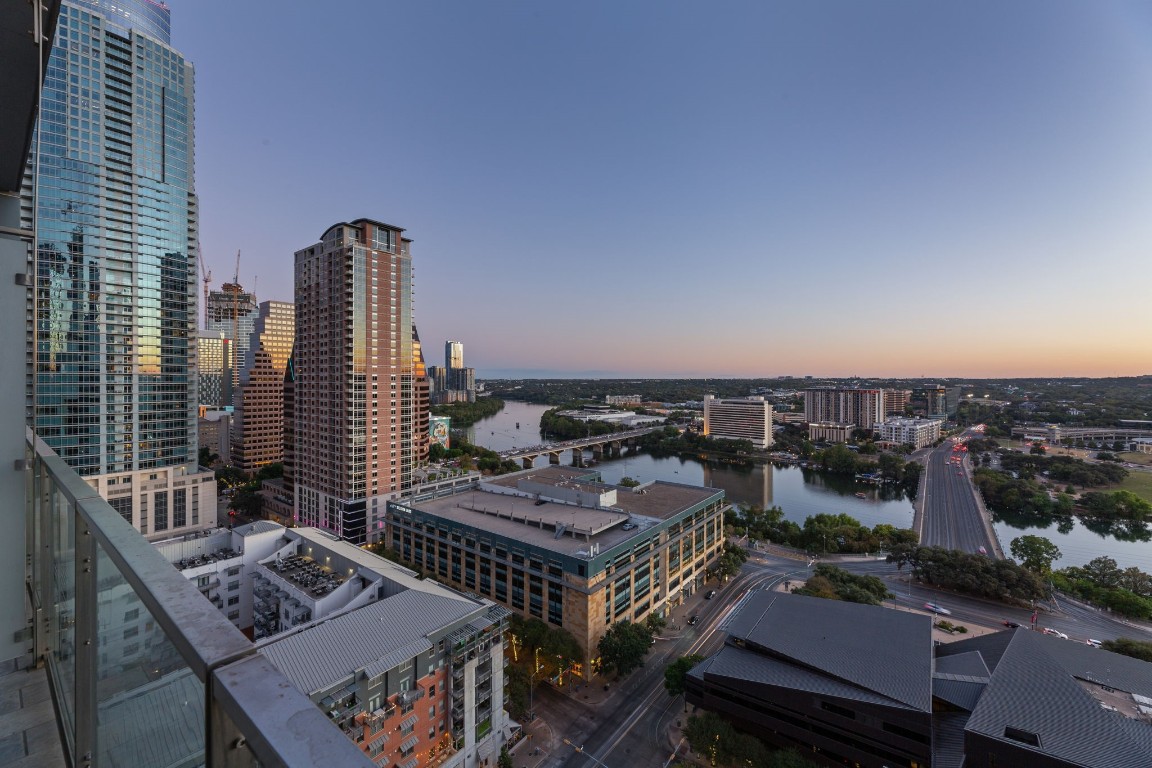 210 Lavaca Street, Unit 1902 Austin, TX 78701 - Photo 26 of 40 a view of city with terrace