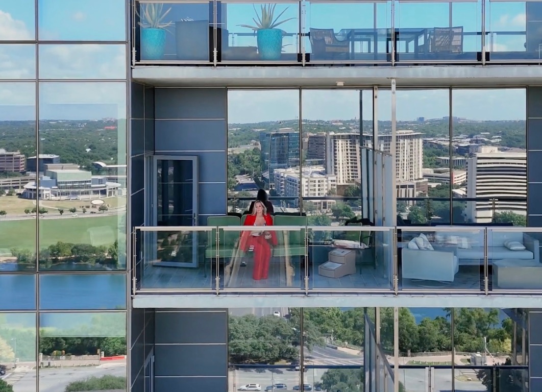 210 Lavaca Street, Unit 1902 Austin, TX 78701 - Photo 39 of 40 a view of small yard and front of retail shop