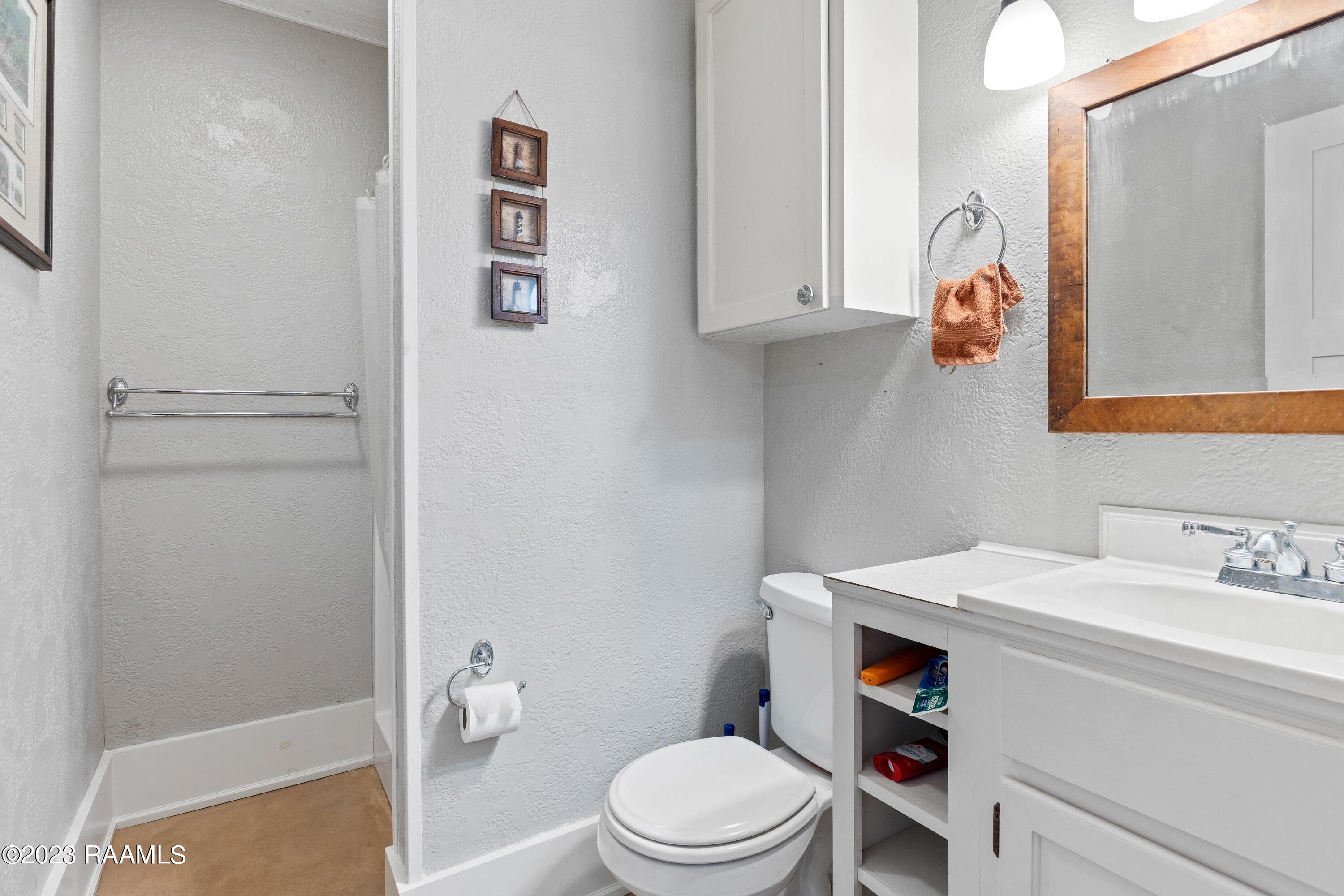 526 Bayview Lane Cypremort Point, LA 70538 - Photo 8 of 30 Downstairs bath